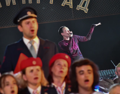 Салют, Чичерина и летающие «Ангелы Победы»: фото и видео кульминации байк-шоу 2023 в Волгограде